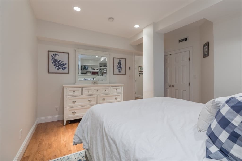 Condominium at 15 Garrison St # 1, Boston MA 02116, photo 10 of 18