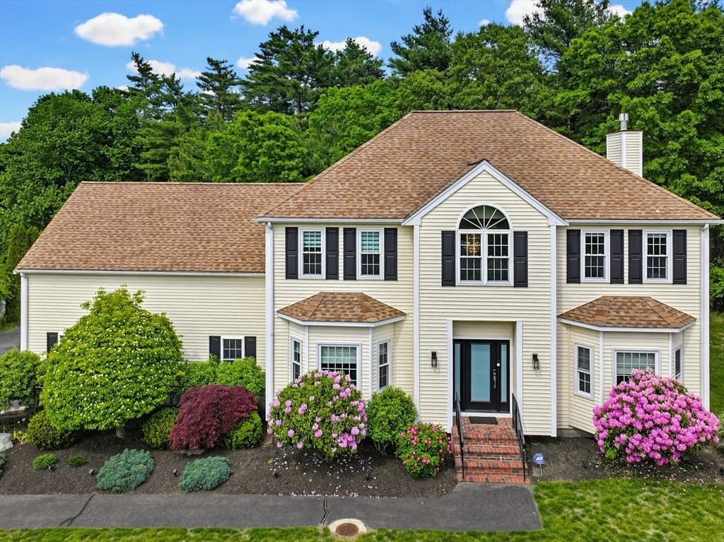 10 Amanda Street, Middleboro MA 02346