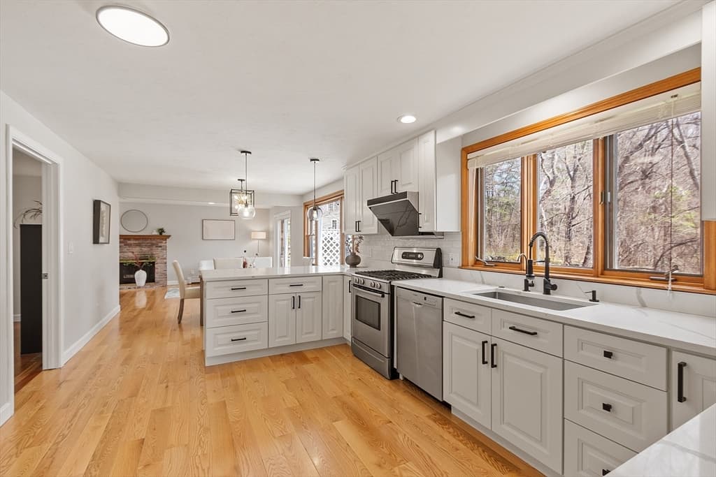 Single Family Residence at 933 Liberty Square Rd, Boxborough MA 01719, Boxborough, photo 12 of 41