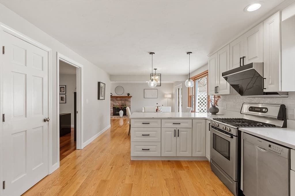 Single Family Residence at 933 Liberty Square Rd, Boxborough MA 01719, Boxborough, photo 14 of 41