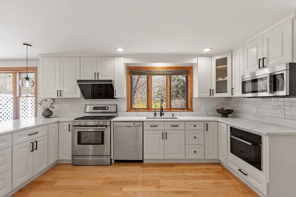 Single Family Residence at 933 Liberty Square Rd, Boxborough MA 01719, Boxborough, photo 11 of 41