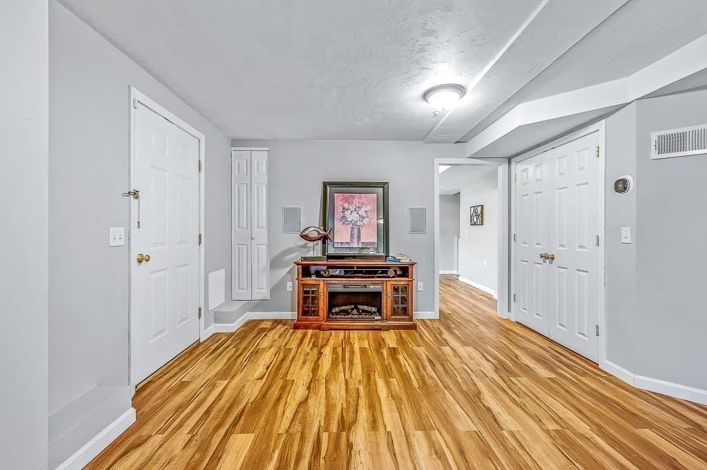 Single Family Residence at 1 Dunia Ln, Northborough MA 01532, photo 13 of 42