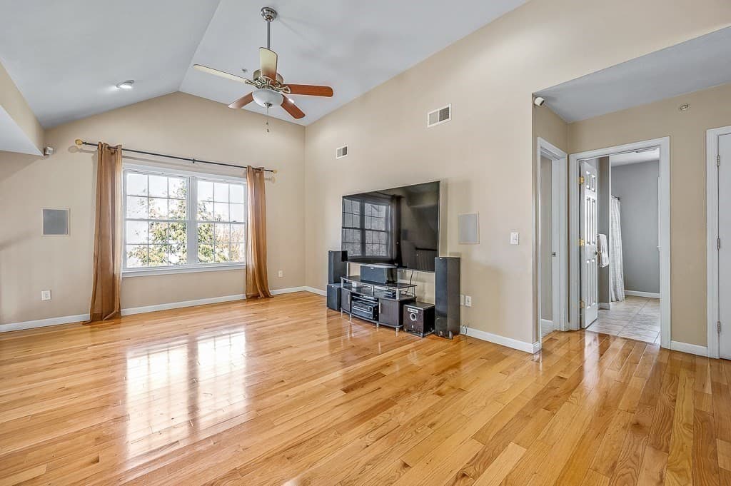 Single Family Residence at 1 Dunia Ln, Northborough MA 01532, photo 11 of 42