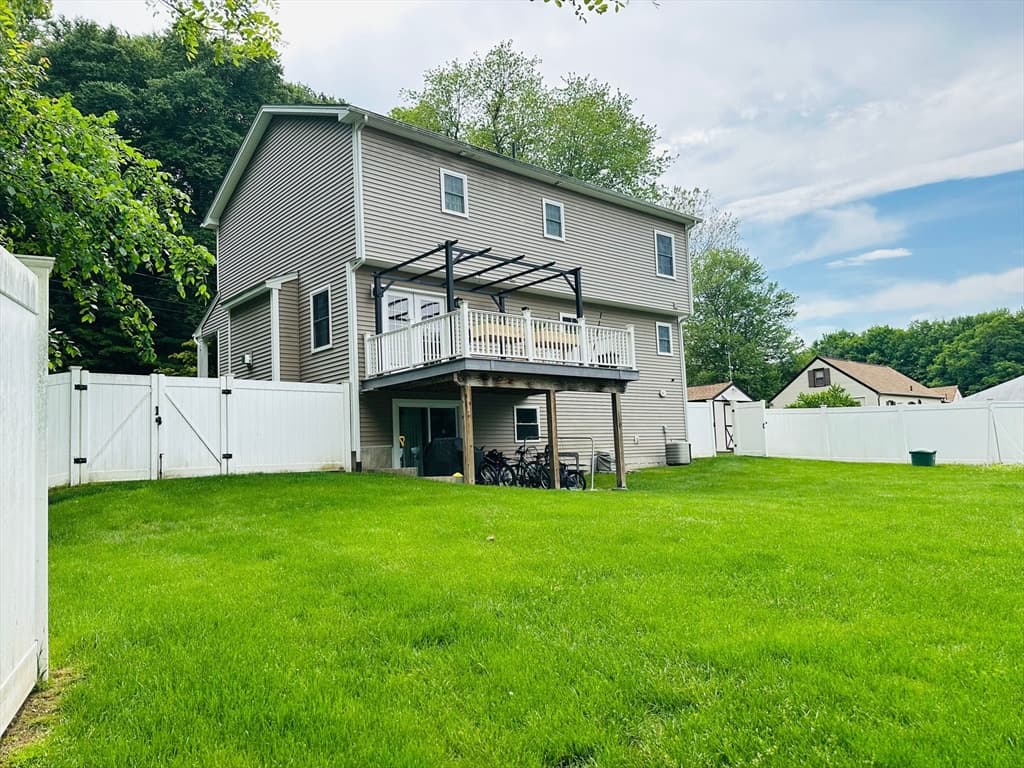 Single Family Residence at 83 Federal St, Agawam MA 01001, Agawam, photo 6 of 26