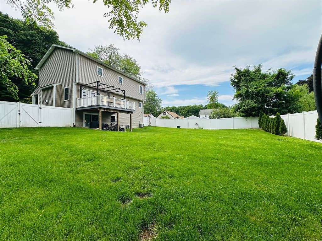 Single Family Residence at 83 Federal St, Agawam MA 01001, Agawam, photo 5 of 26