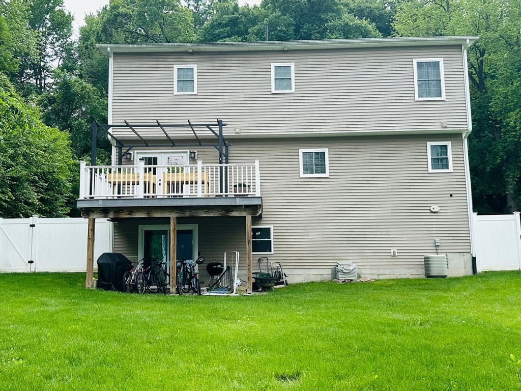 Single Family Residence at 83 Federal St, Agawam MA 01001, Agawam, photo 4 of 26
