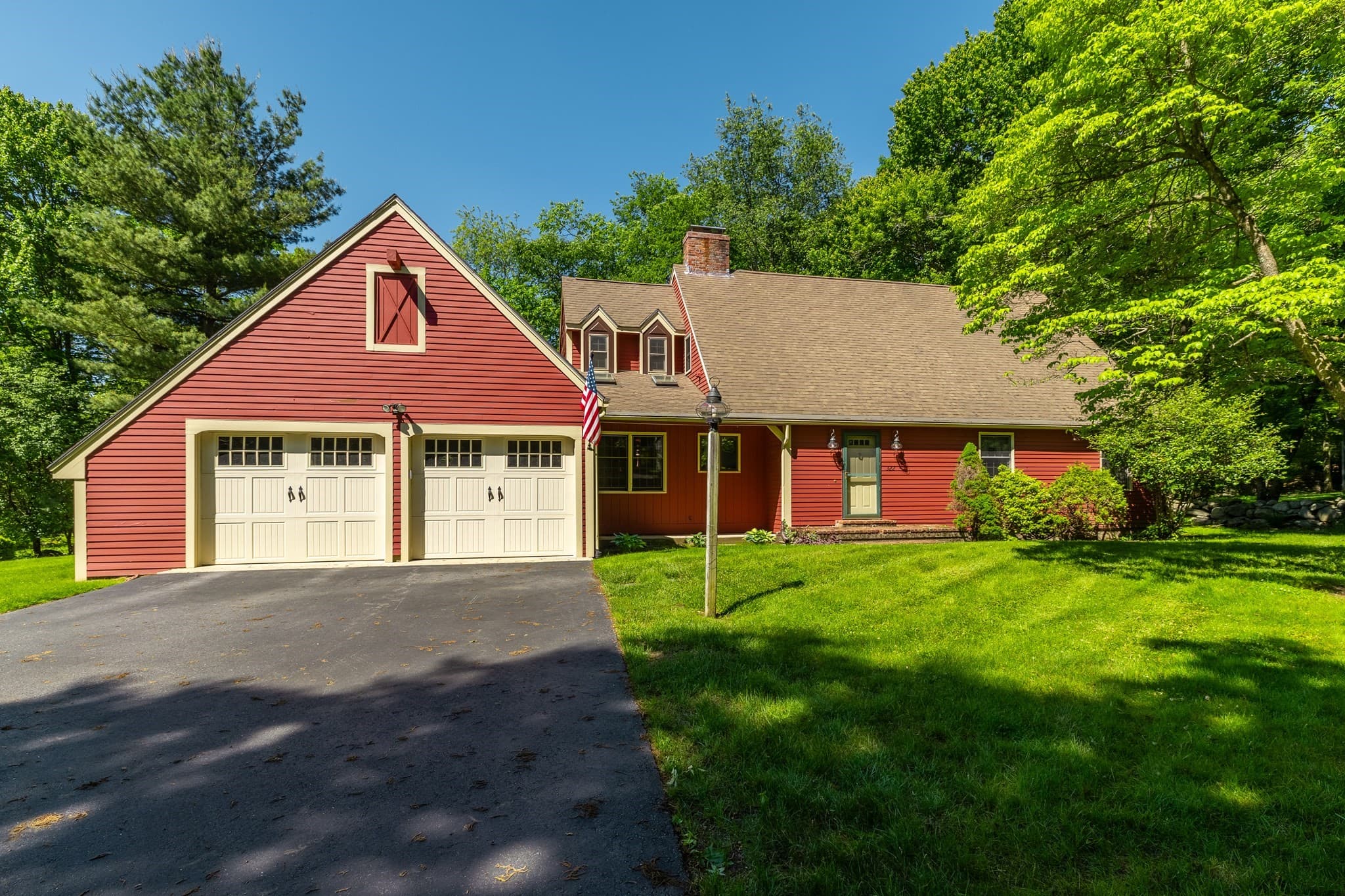 Single Family Residence at 322 Spring St, Shrewsbury MA 01545, photo 2 of 26
