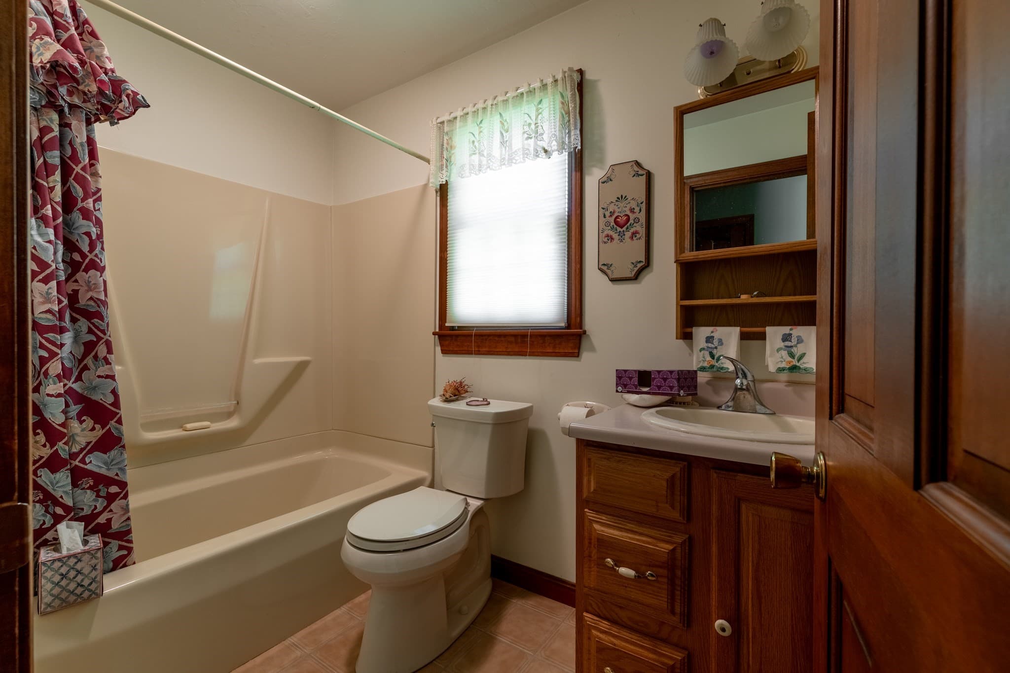 Single Family Residence at 322 Spring St, Shrewsbury MA 01545, photo 13 of 26
