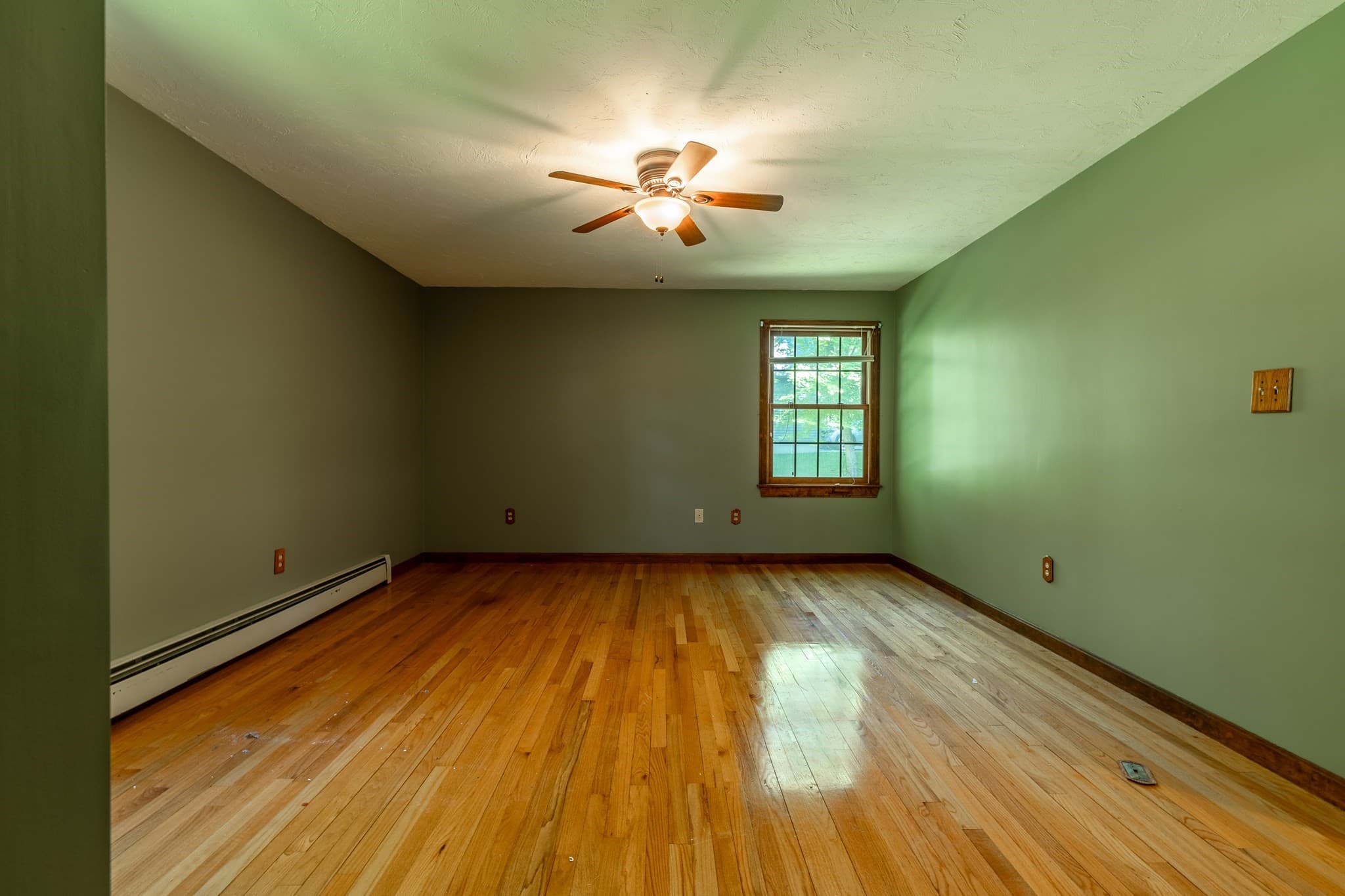 Single Family Residence at 322 Spring St, Shrewsbury MA 01545, photo 12 of 26
