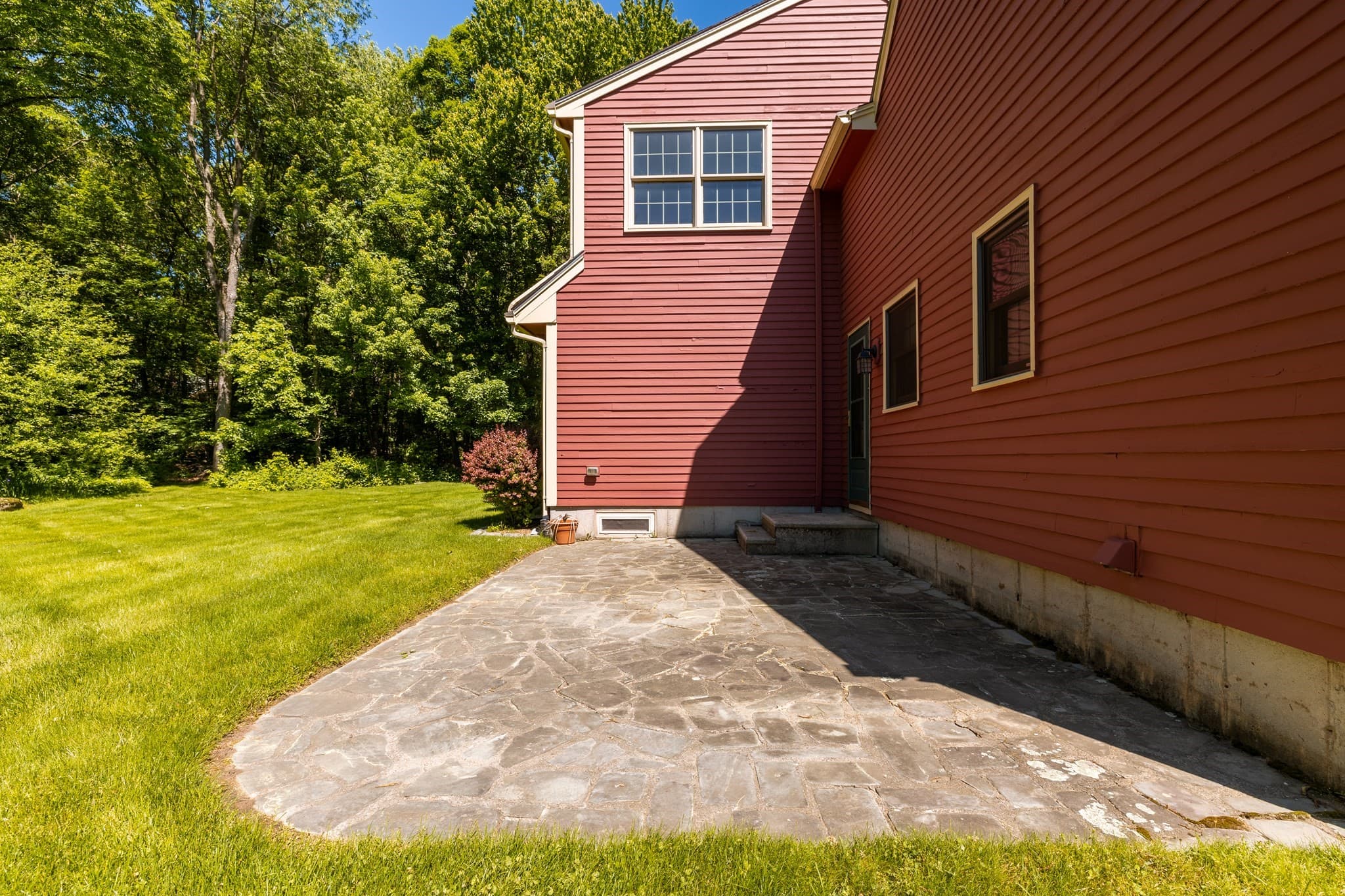 Single Family Residence at 322 Spring St, Shrewsbury MA 01545, photo 26 of 26