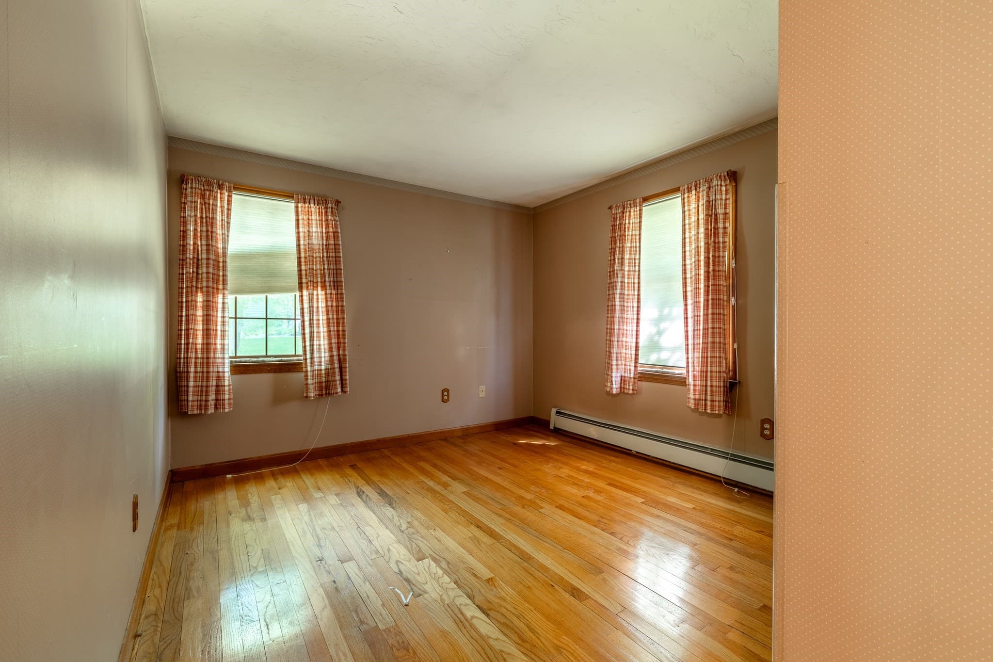Single Family Residence at 322 Spring St, Shrewsbury MA 01545, photo 10 of 26