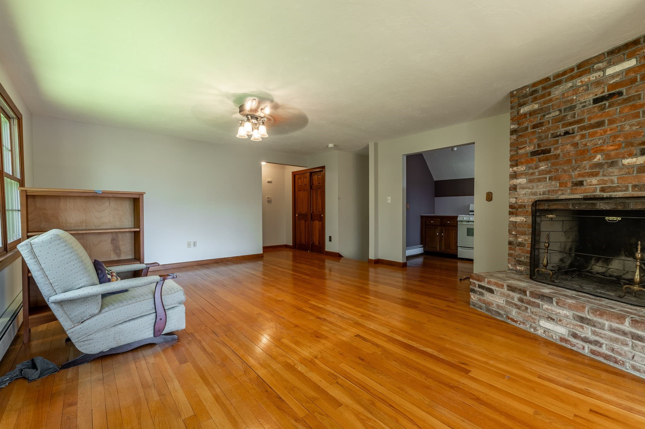 Single Family Residence at 322 Spring St, Shrewsbury MA 01545, photo 15 of 26