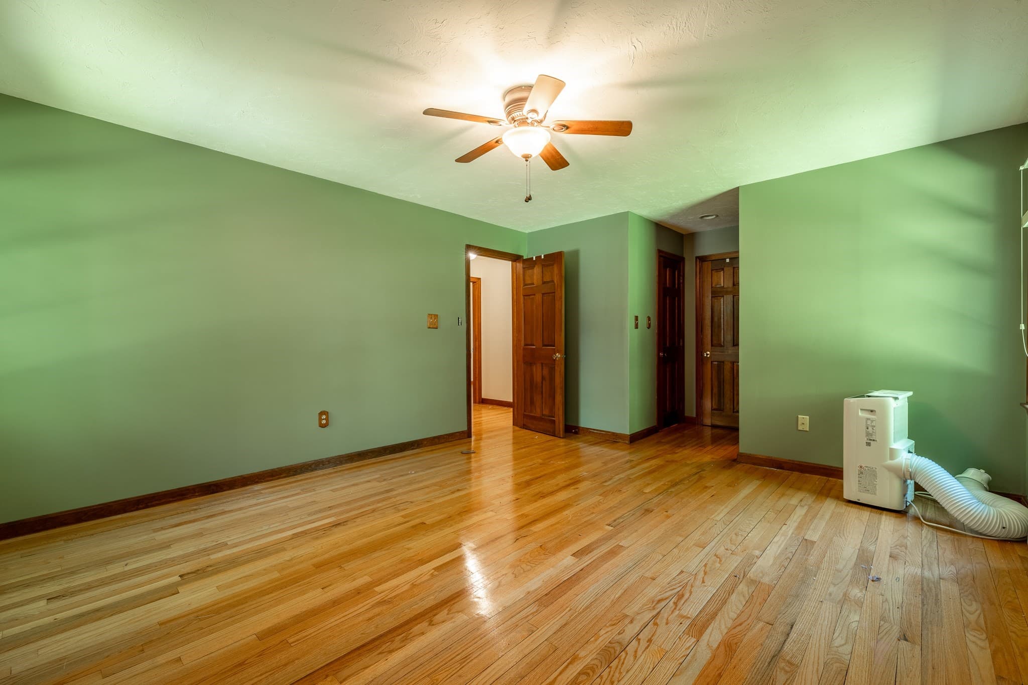 Single Family Residence at 322 Spring St, Shrewsbury MA 01545, photo 11 of 26