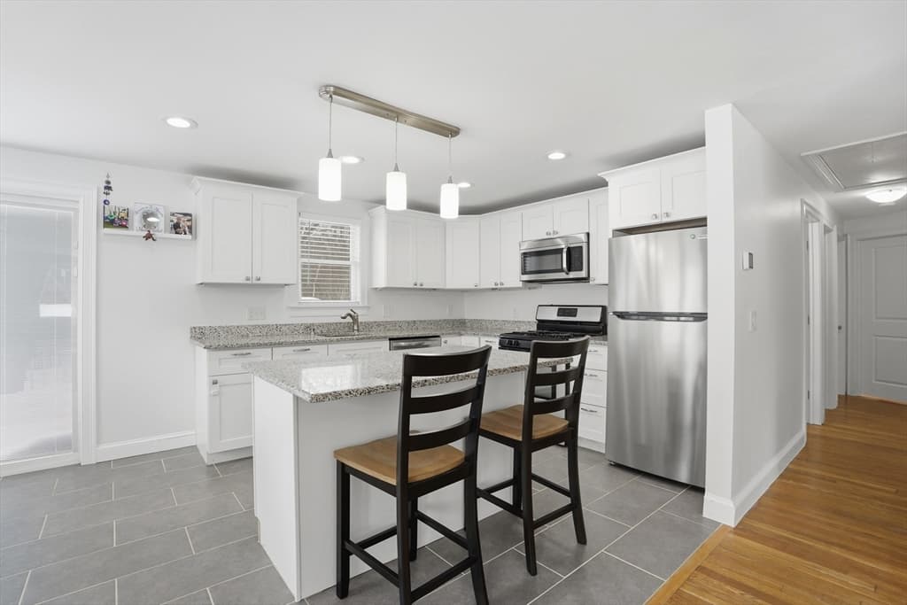 Single Family Residence at 2 Hemenway Road, Framingham MA 01701, Framingham, photo 10 of 33