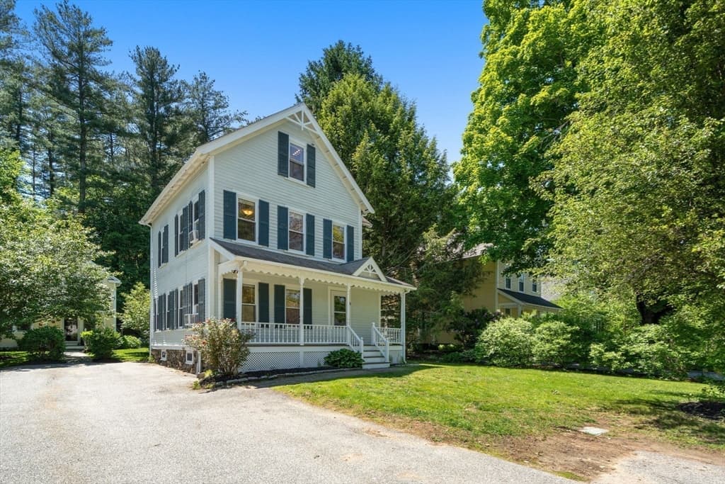 Condominium at 81 Brook Rd # 81, Weston MA 02493, Weston, photo 33 of 35