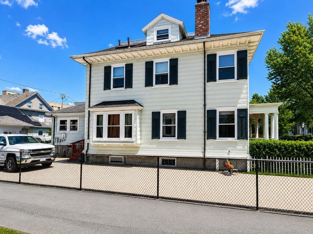 337 Union St, New Bedford MA 02740 photo 2