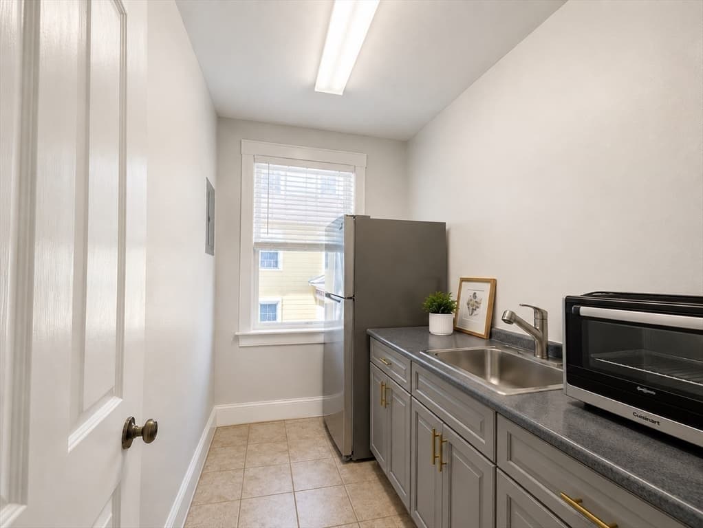 337 Union St, New Bedford MA 02740 photo 16