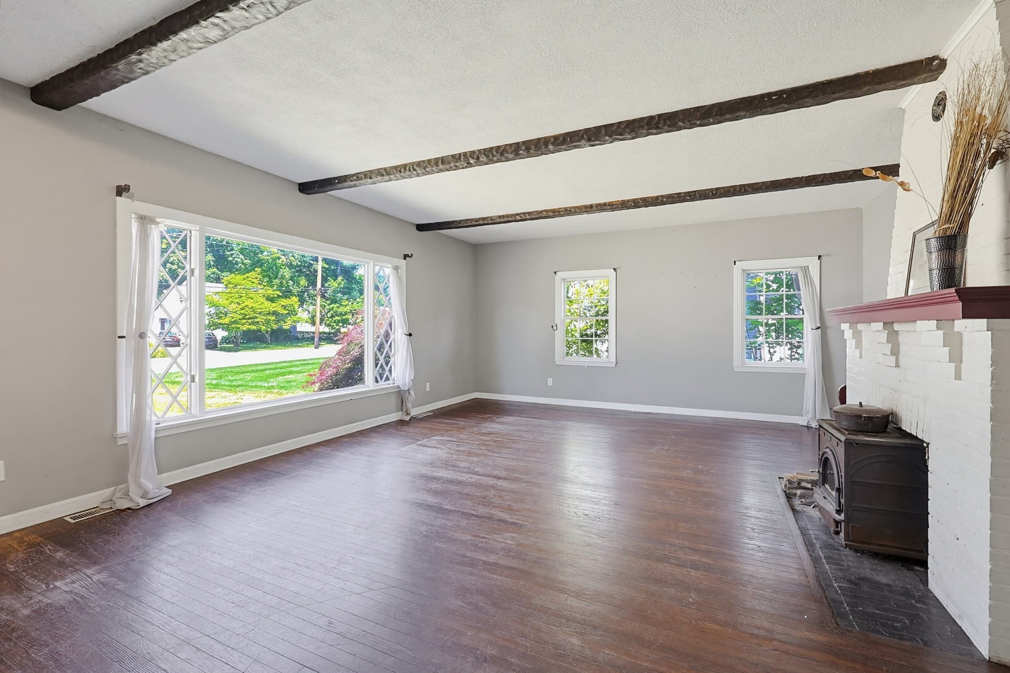 Single Family Residence at 299 Broadway, North Attleboro MA 02760, photo 5 of 39