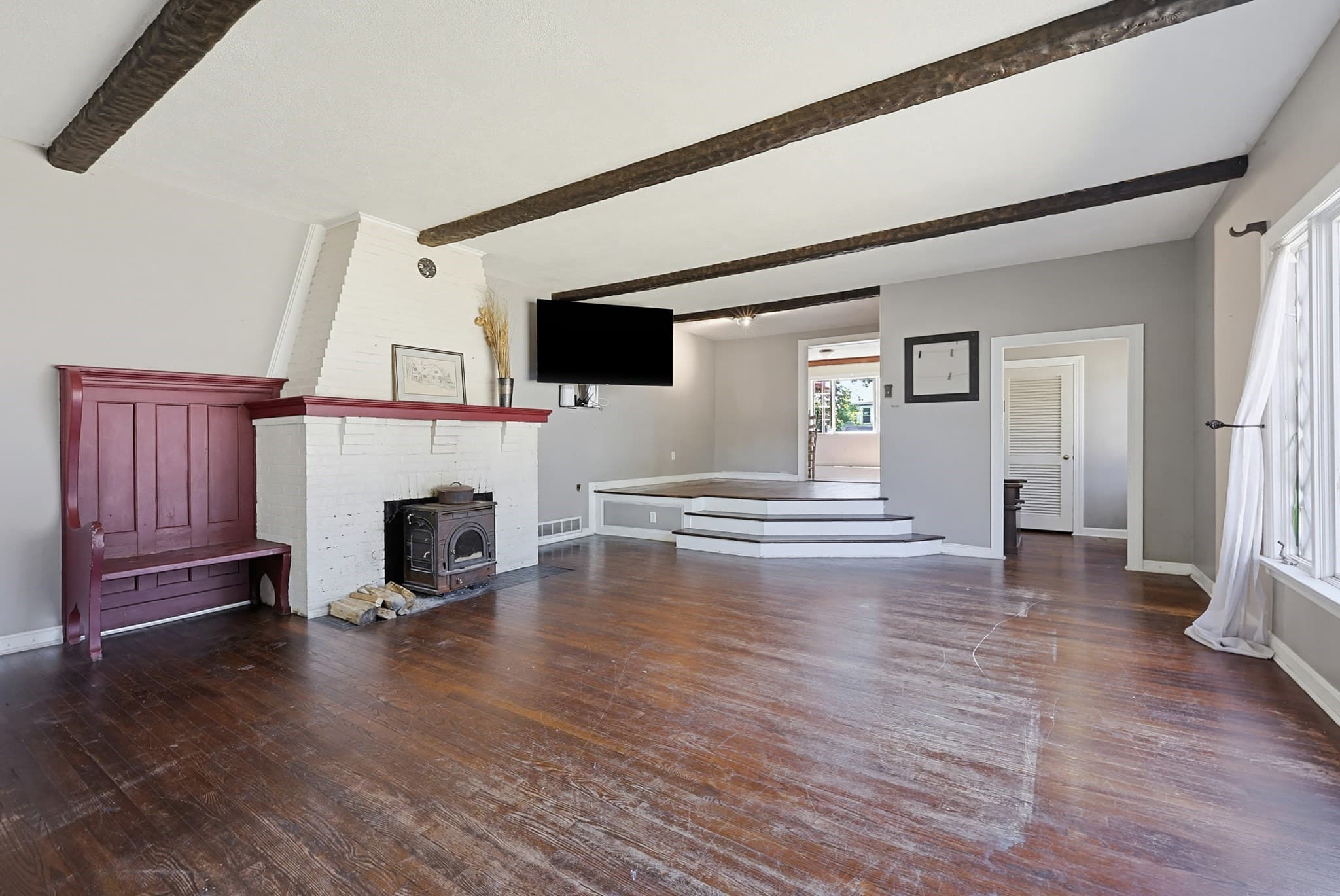 Single Family Residence at 299 Broadway, North Attleboro MA 02760, photo 4 of 39