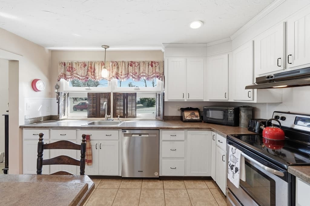 Single Family Residence at 11 Paul St, Auburn MA 01501, Auburn, photo 23 of 36