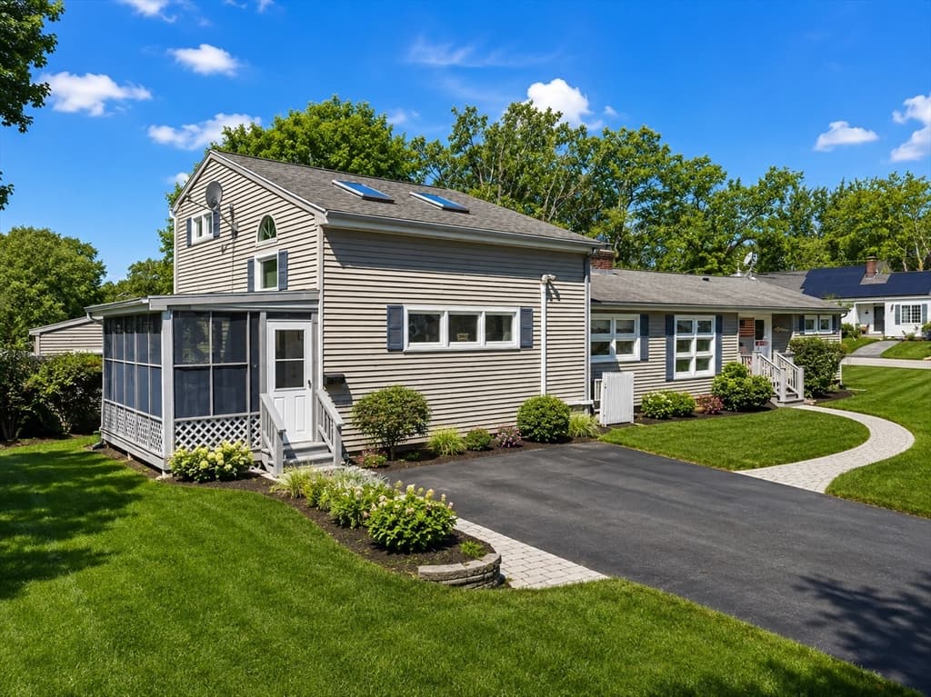 Single Family Residence at 11 Paul St, Auburn MA 01501, Auburn, photo 2 of 36