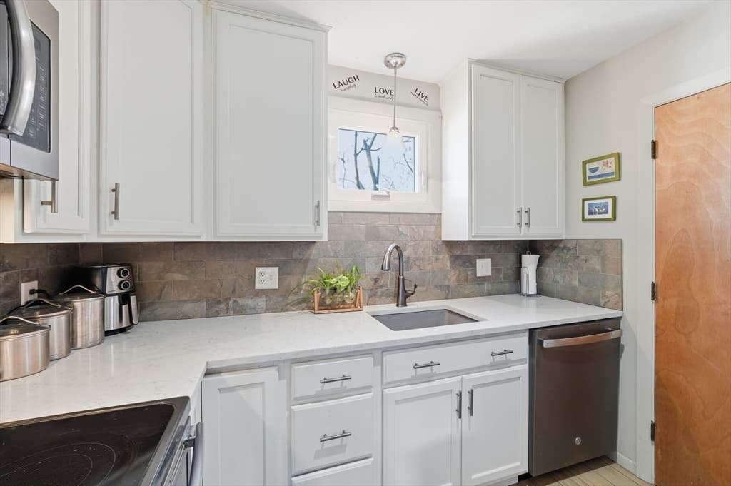 Single Family Residence at 11 Paul St, Auburn MA 01501, Auburn, photo 9 of 36