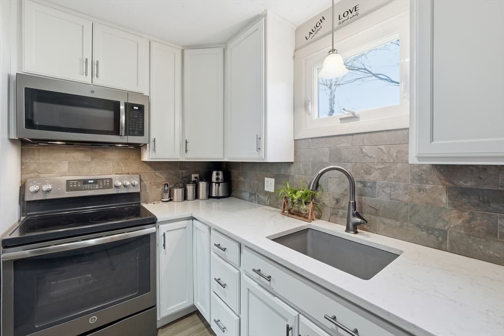 Single Family Residence at 11 Paul St, Auburn MA 01501, Auburn, photo 10 of 36
