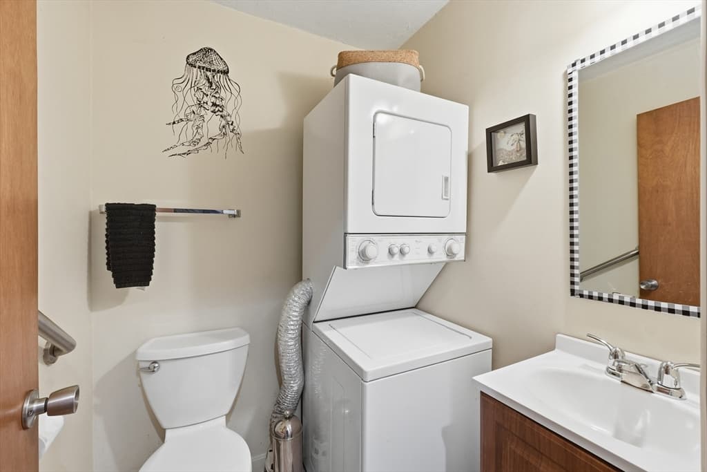 Single Family Residence at 11 Paul St, Auburn MA 01501, Auburn, photo 11 of 36