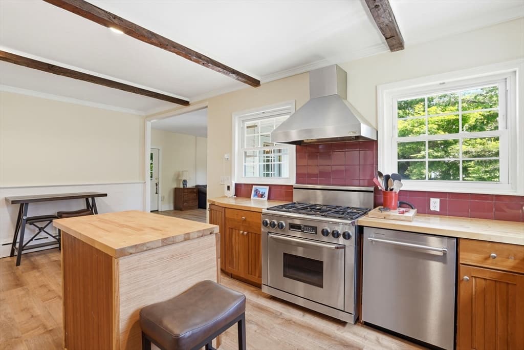 Single Family Residence at 100 South Main St., Middleboro MA 02346, photo 11 of 41