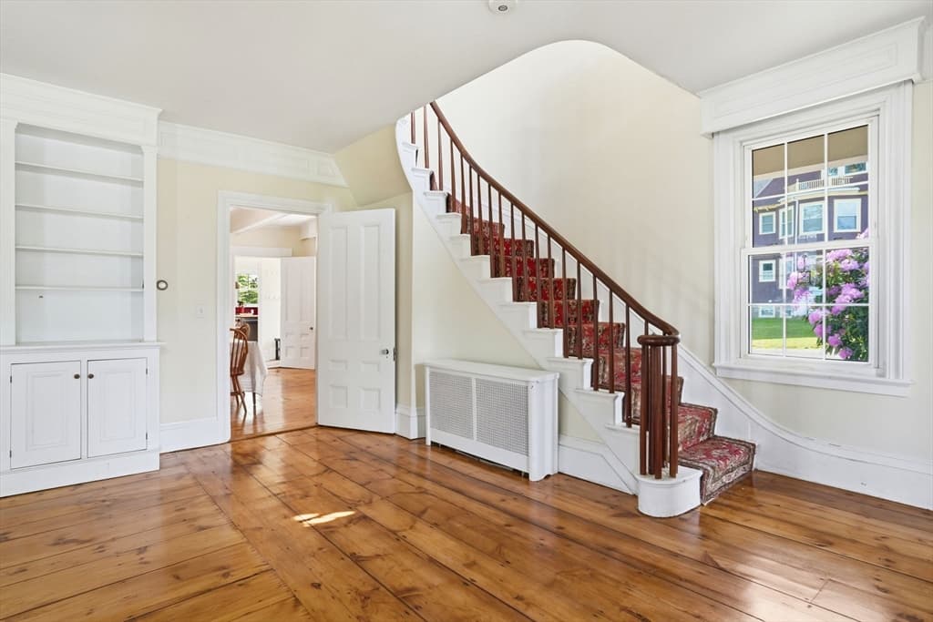 Single Family Residence at 100 South Main St., Middleboro MA 02346, photo 4 of 41