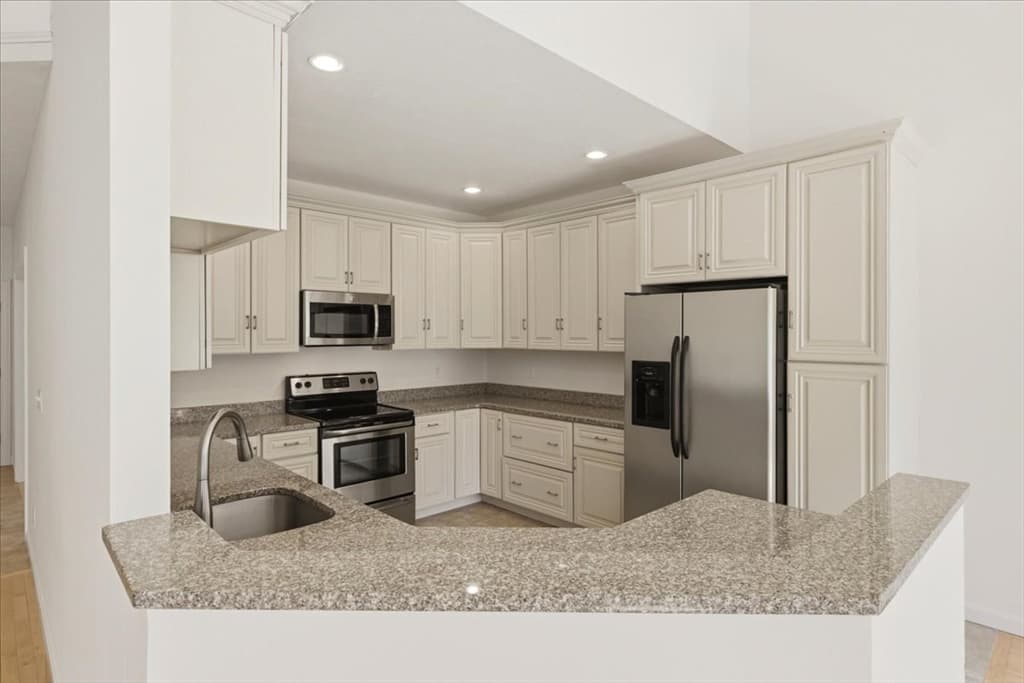 Single Family Residence at 30 Shadow Creek Lane # 30, Ashland MA 01721, photo 13 of 27