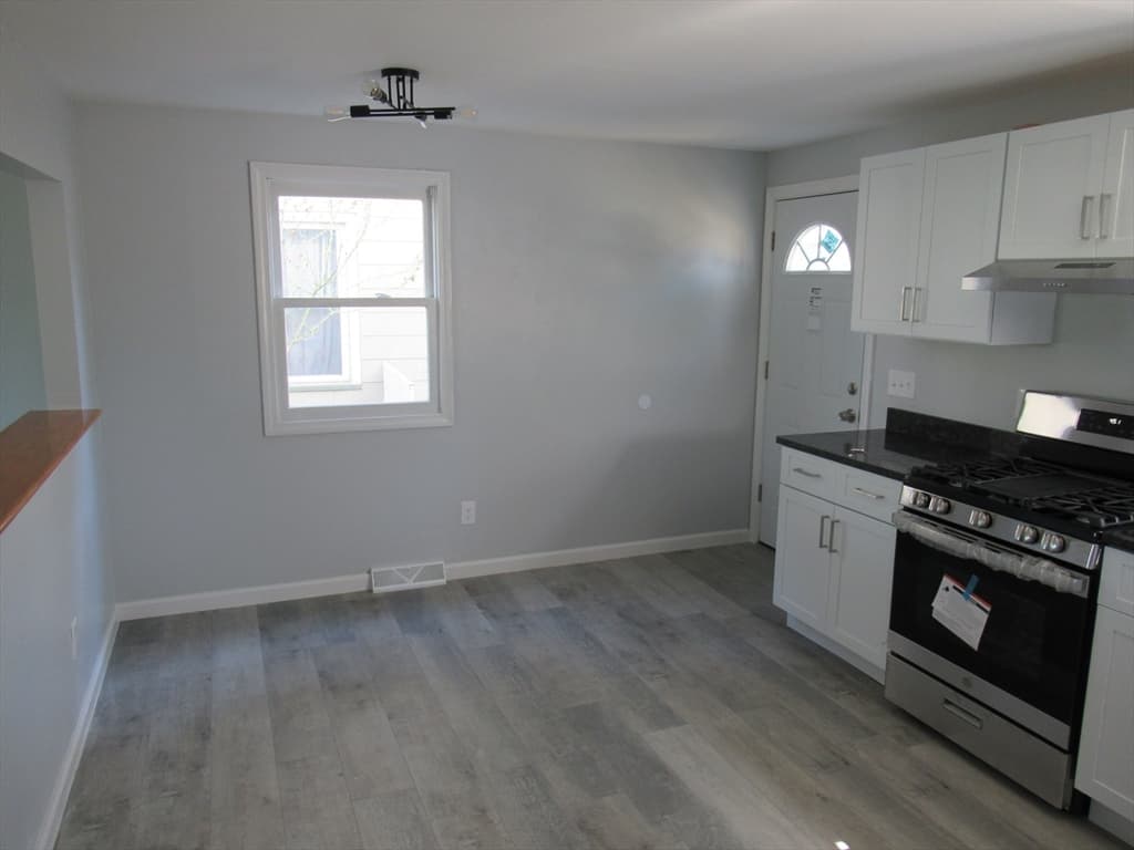 Duplex at 128-130 Woodmont St, Springfield MA 01104, Springfield, photo 19 of 30