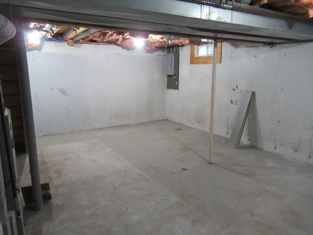 Duplex at 128-130 Woodmont St, Springfield MA 01104, Springfield, photo 29 of 30
