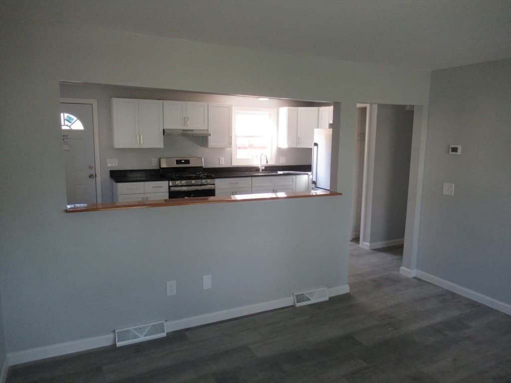 Duplex at 128-130 Woodmont St, Springfield MA 01104, Springfield, photo 21 of 30