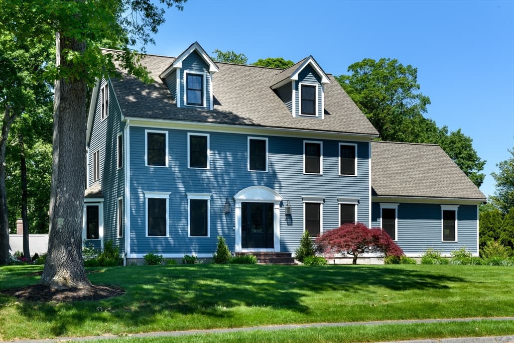 21 Round Table Road, Shrewsbury MA 01545