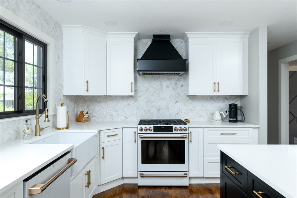 21 Round Table Road, Shrewsbury MA 01545 photo 4