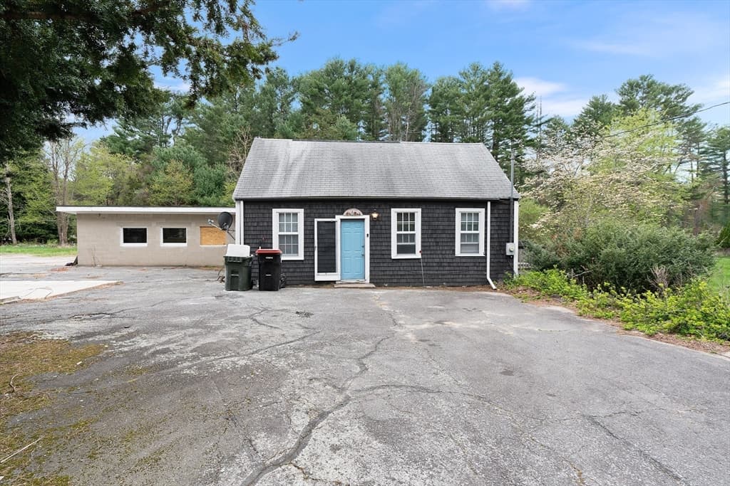 Single Family Residence at 20 School St, Rehoboth MA 02769, photo 27 of 41