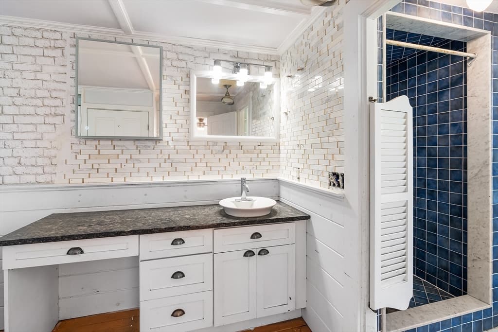 Single Family Residence at 20 School St, Rehoboth MA 02769, photo 13 of 41
