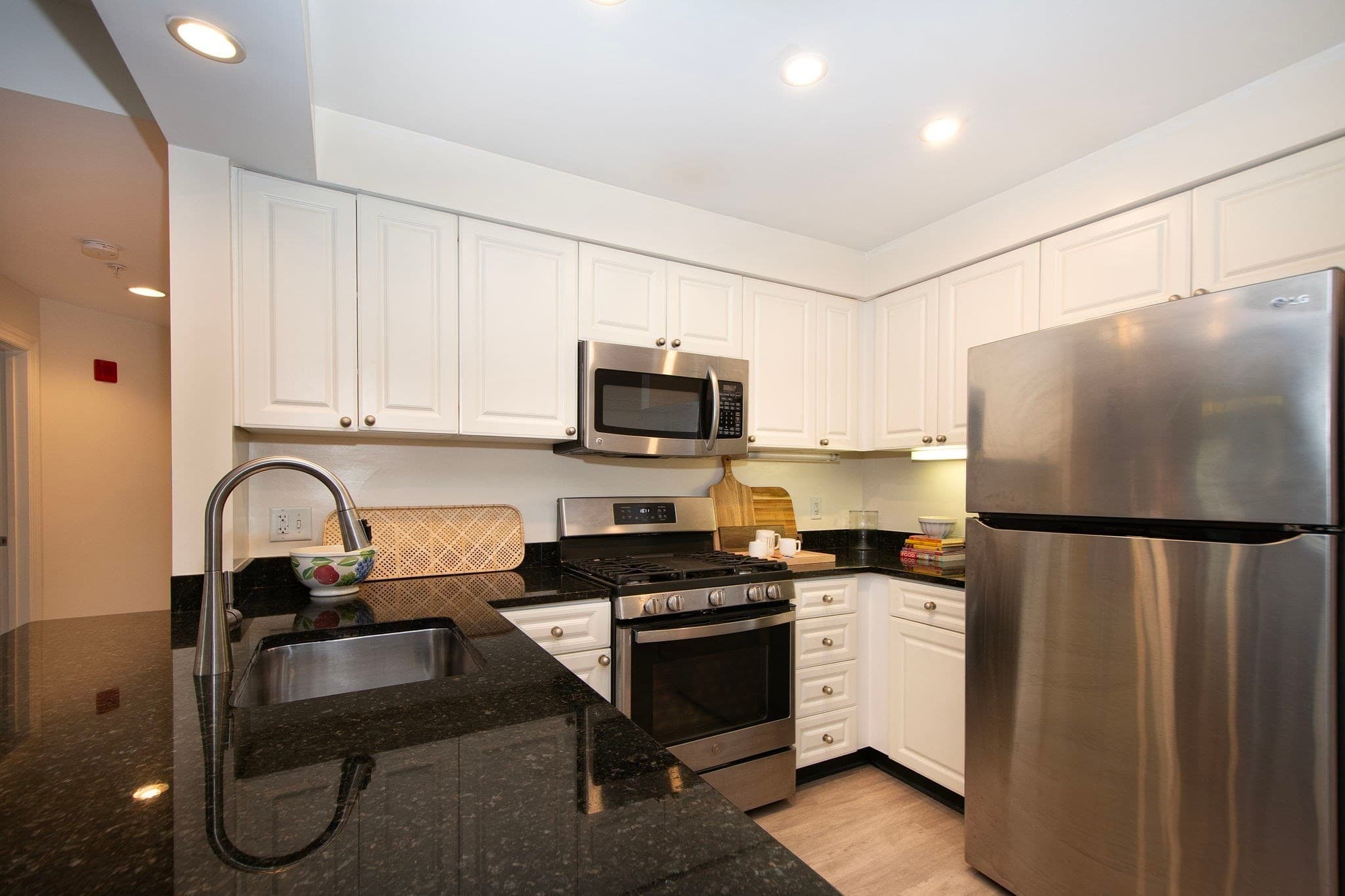 Condominium at 501 Commerce Dr # 113, Braintree MA 02184, photo 5 of 31