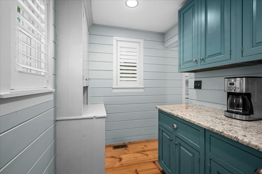 Single Family Residence at 225 E Temple St, Boylston MA 01505, Boylston, photo 9 of 42