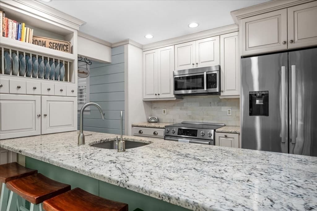 Single Family Residence at 225 E Temple St, Boylston MA 01505, Boylston, photo 4 of 42