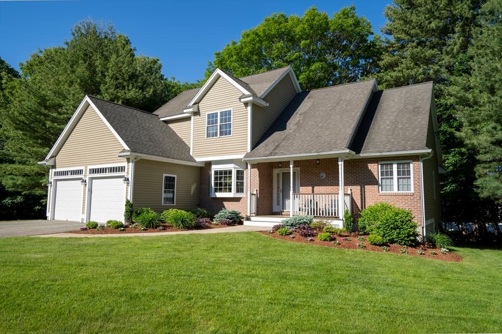 5 Lane Farm Drive # 5, Bedford MA 01730