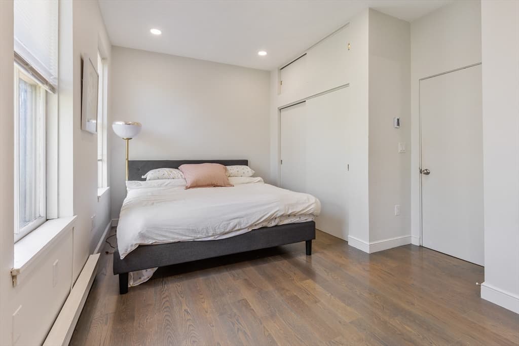 Condominium at 142 Chandler Street # 4, Boston MA 02116, photo 10 of 17