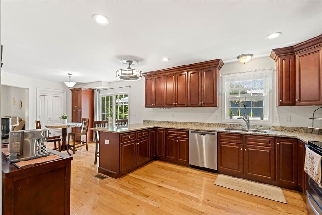 34 Amesbury Ave, Amesbury MA 01913 photo 7