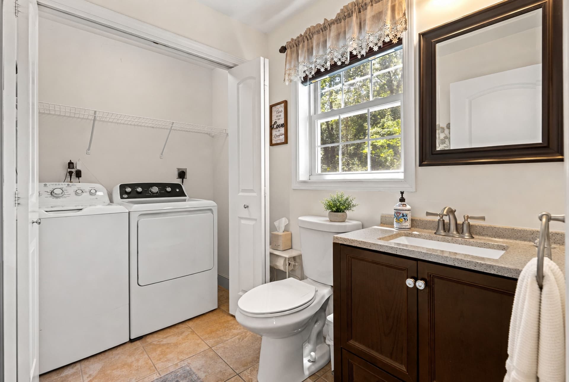Single Family Residence at 34 Amesbury Ave, Amesbury MA 01913, photo 9 of 36
