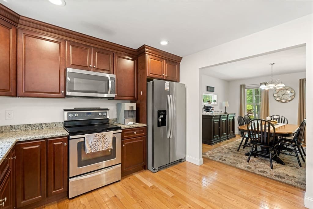 34 Amesbury Ave, Amesbury MA 01913 photo 9