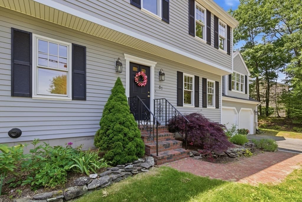 81 Parish Rd, Needham MA 02494 photo 2