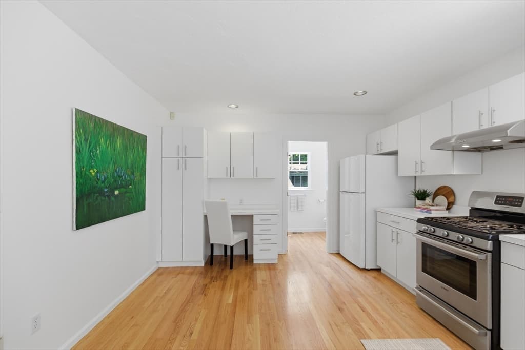 81 Parish Rd, Needham MA 02494 photo 6