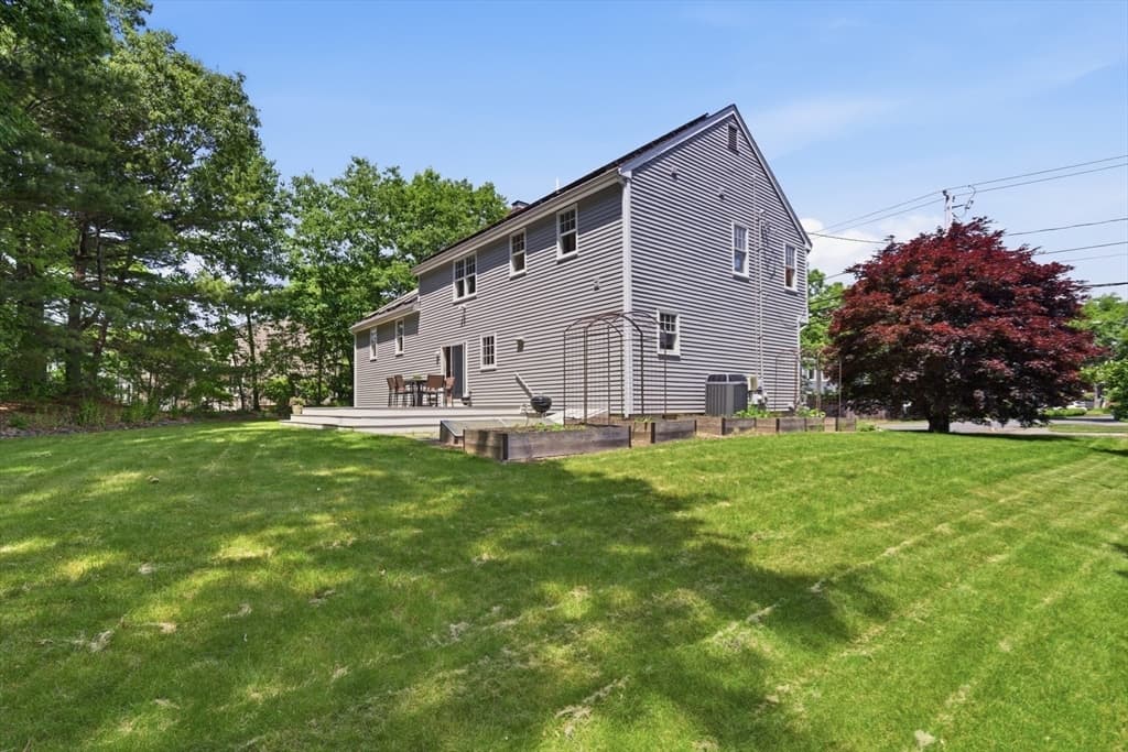 81 Parish Rd, Needham MA 02494 photo 3