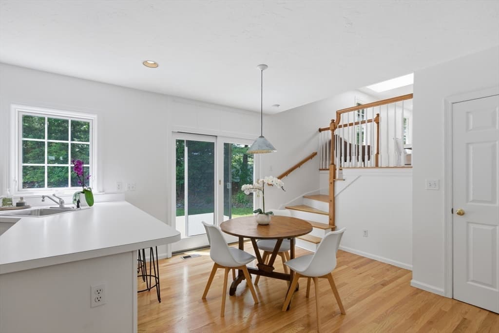 81 Parish Rd, Needham MA 02494 photo 9